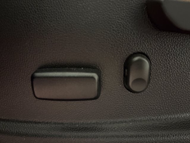 2022 GMC Canyon AT4 w/Leather