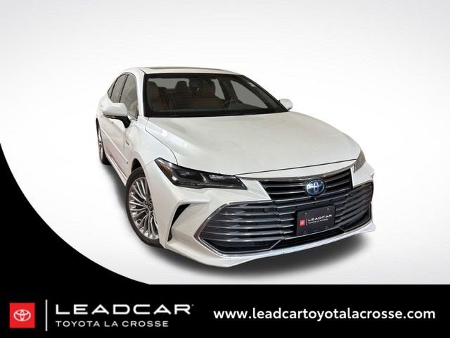 2020 Toyota Avalon Limited Hybrid's photo