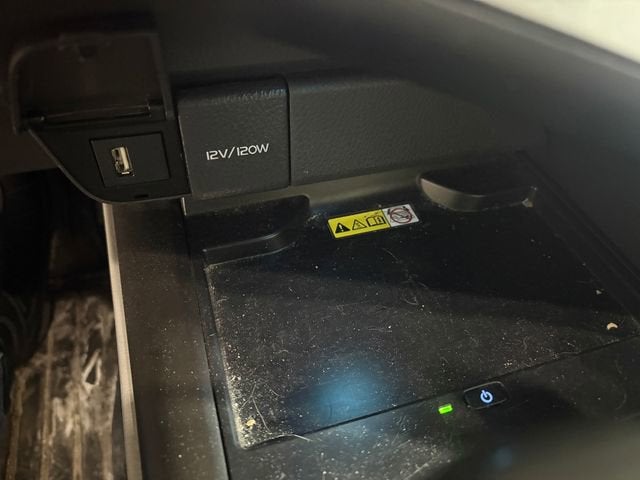 2023 Toyota Camry Hybrid XLE