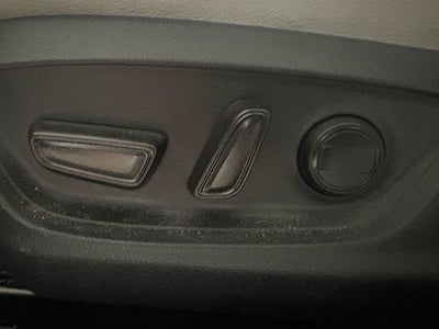 2023 Toyota Camry Hybrid XLE