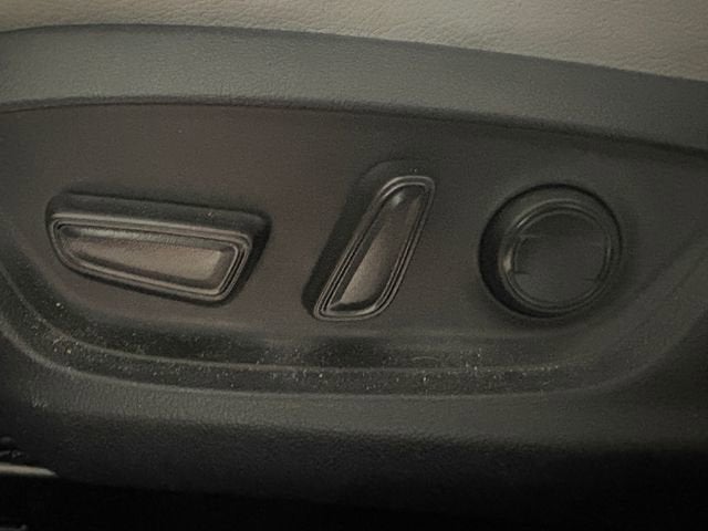 2023 Toyota Camry Hybrid XLE