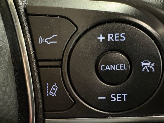 2020 Toyota Camry Hybrid XLE