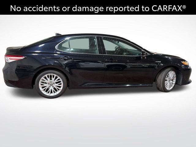 2020 Toyota Camry Hybrid XLE