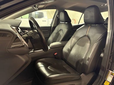 2020 Toyota Camry Hybrid XLE