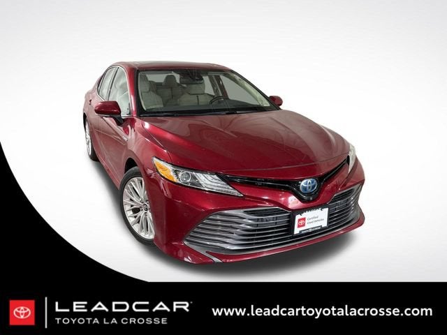 2020 Toyota Camry Hybrid XLE