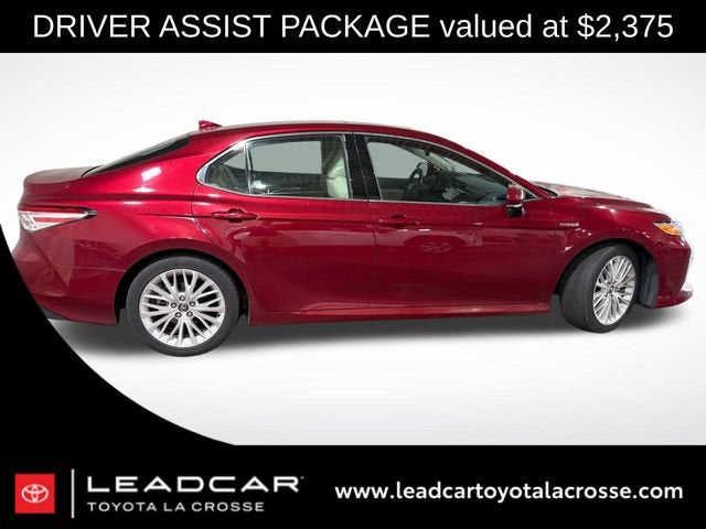 2020 Toyota Camry Hybrid XLE
