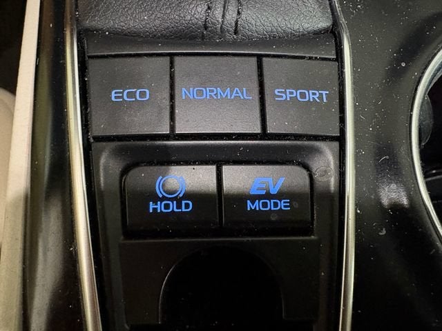 2020 Toyota Camry Hybrid XLE