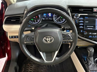 2020 Toyota Camry Hybrid XLE