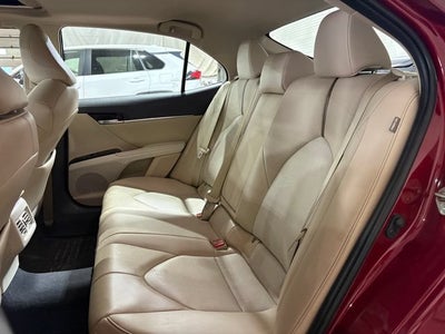 2020 Toyota Camry Hybrid XLE