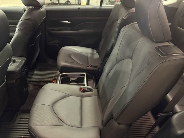 2024 Toyota Grand Highlander Base