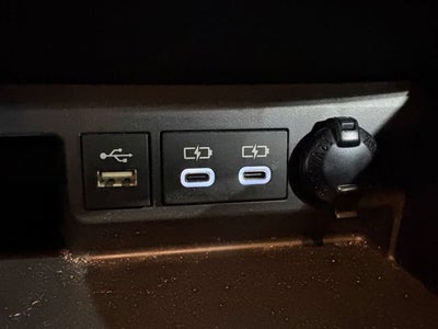 2023 Toyota Highlander Hybrid Bronze Edition