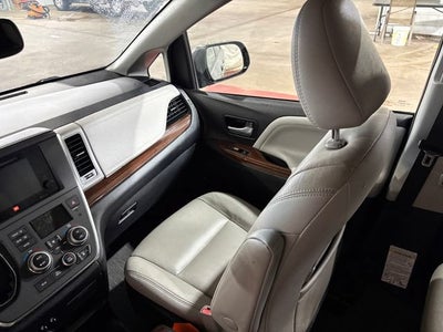 2017 Toyota Sienna Limited 7 Passenger