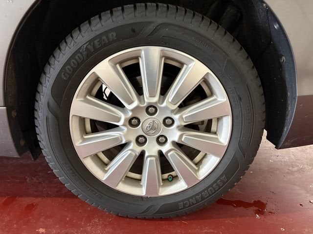 2017 Toyota Sienna Limited 7 Passenger