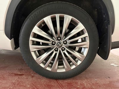 2024 Toyota Highlander Hybrid Platinum