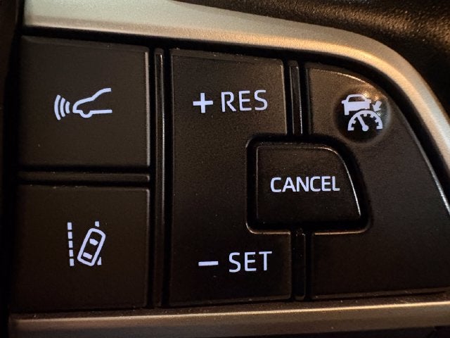 2025 Toyota Highlander Hybrid Platinum
