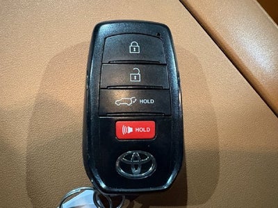 2025 Toyota Highlander Hybrid Platinum