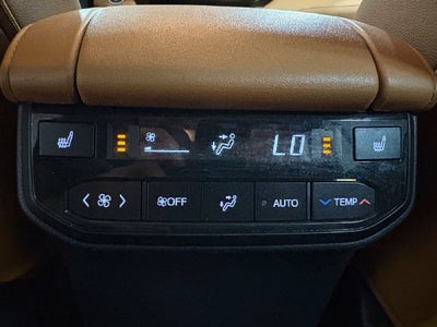 2025 Toyota Highlander Hybrid Platinum
