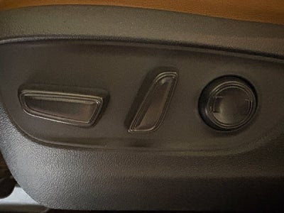 2025 Toyota Highlander Hybrid Platinum