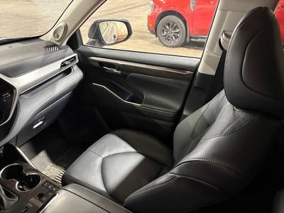 2024 Toyota Highlander Hybrid Platinum
