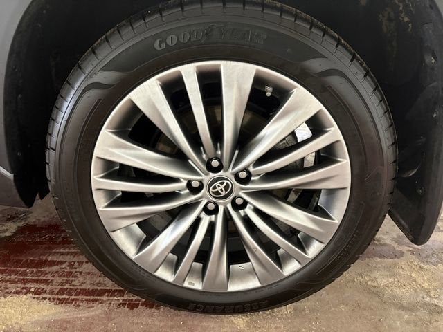 2024 Toyota Highlander Hybrid Platinum