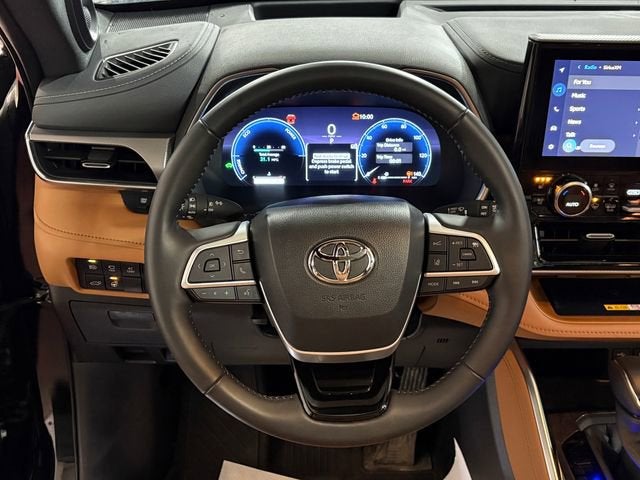 2024 Toyota Highlander Hybrid Platinum