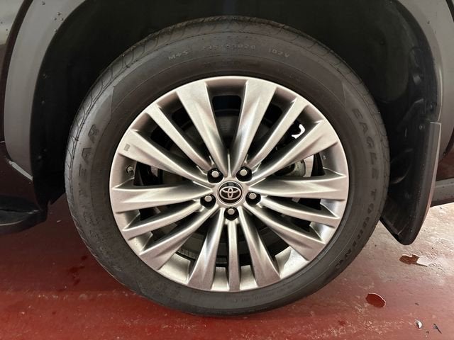 2024 Toyota Highlander Hybrid Platinum