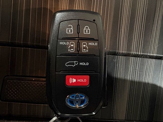 2024 Toyota Sienna Platinum 7 Passenger