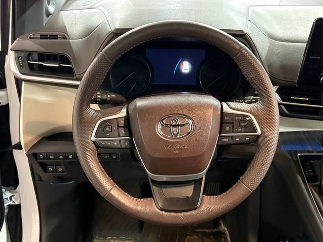 2024 Toyota Sienna Platinum 7 Passenger