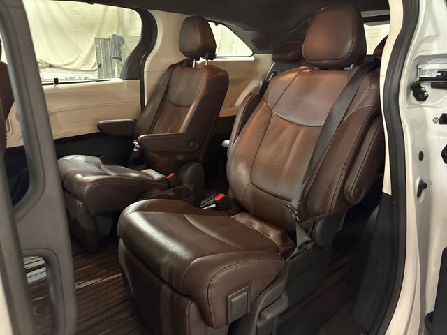 2024 Toyota Sienna Platinum 7 Passenger