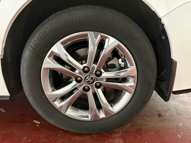 2024 Toyota Sienna Platinum 7 Passenger