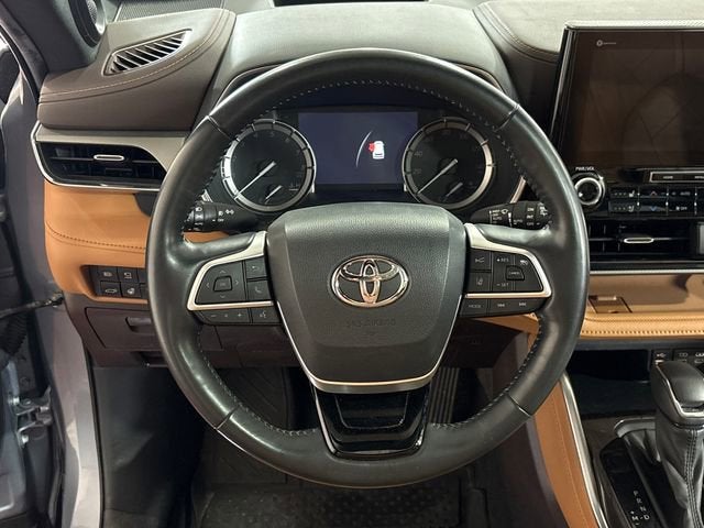 2022 Toyota Highlander Platinum
