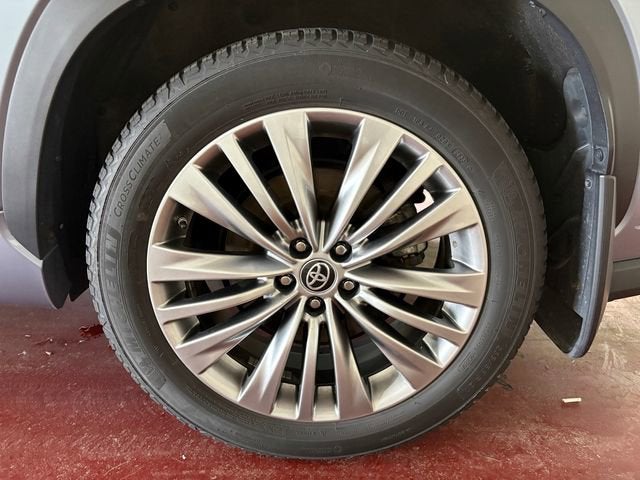 2022 Toyota Highlander Platinum