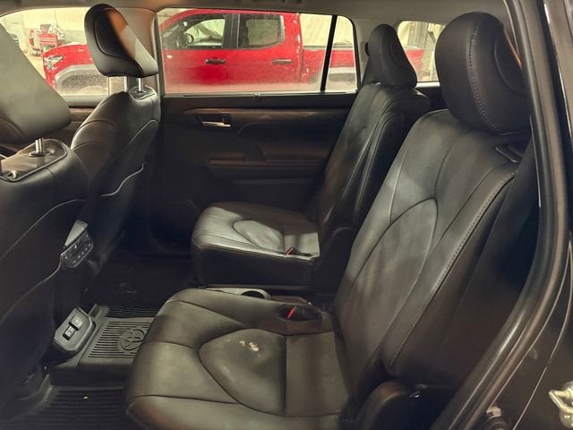 2024 Toyota Highlander Platinum