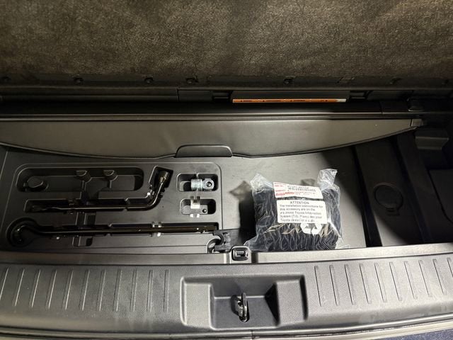 2024 Toyota Highlander Platinum