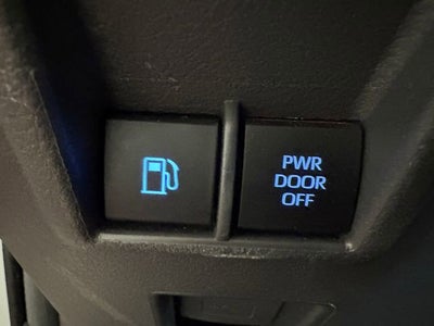 2024 Toyota Sienna XLE 8 Passenger