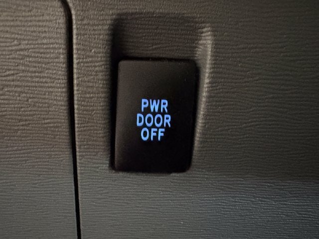 2020 Toyota Sienna XLE 8 Passenger