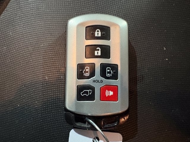 2020 Toyota Sienna XLE 8 Passenger