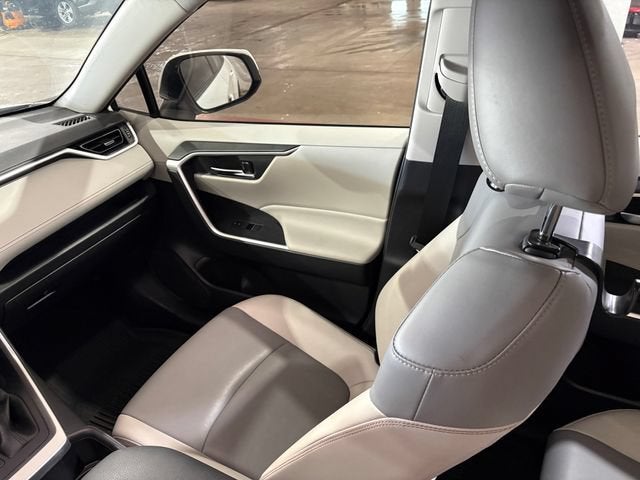 2022 Toyota RAV4 Hybrid XLE Premium