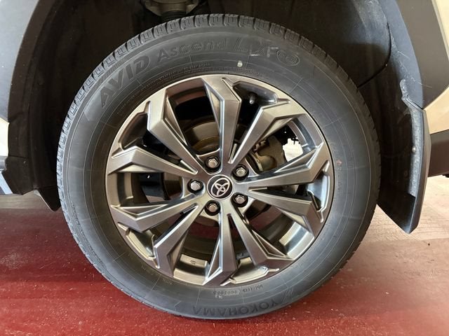 2022 Toyota RAV4 Hybrid XLE Premium